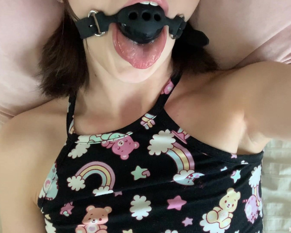 Flora Rodgers aka Florarodgers OnlyFans - Lil cum dump cums with her hitachi & ballgag 453 video