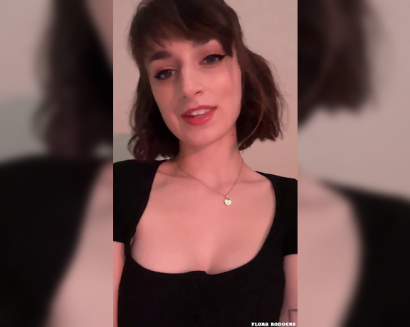 Flora Rodgers aka Florarodgers OnlyFans - How sweet of your girlfriend to make this video for you while youre away