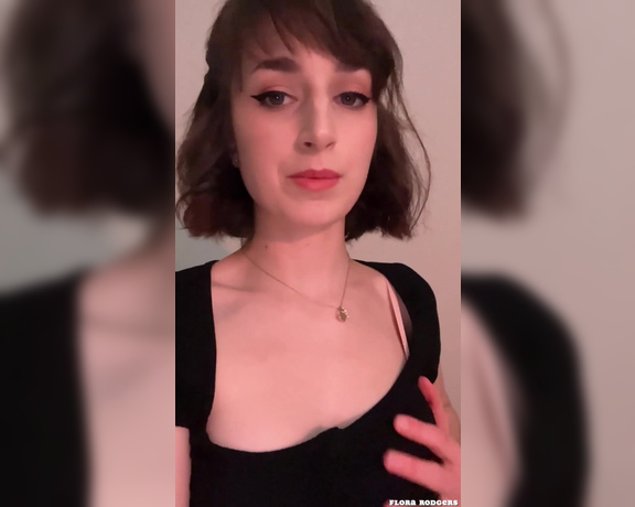 Flora Rodgers aka Florarodgers OnlyFans - How sweet of your girlfriend to make this video for you while youre away