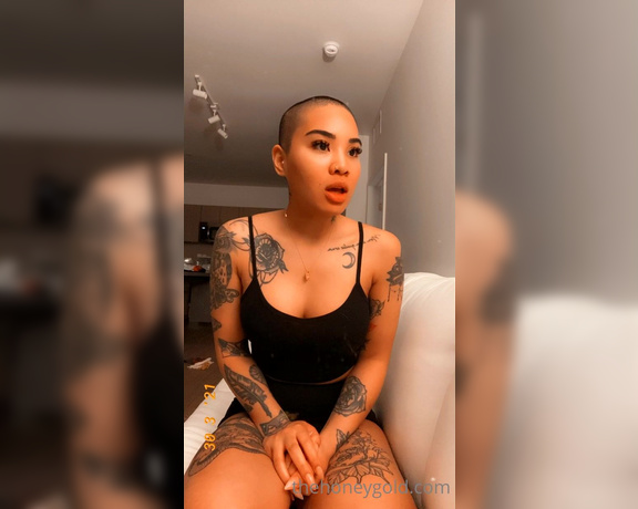 Honey Gold aka Honeygold OnlyFans - Hey guys please watch this especially if you’re waiting for a custom or merchandise Swipe righ 6