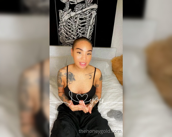 Honey Gold aka Honeygold OnlyFans - 4 quick videos ) 2