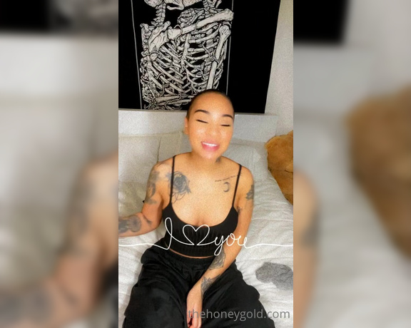 Honey Gold aka Honeygold OnlyFans - 4 quick videos ) 2