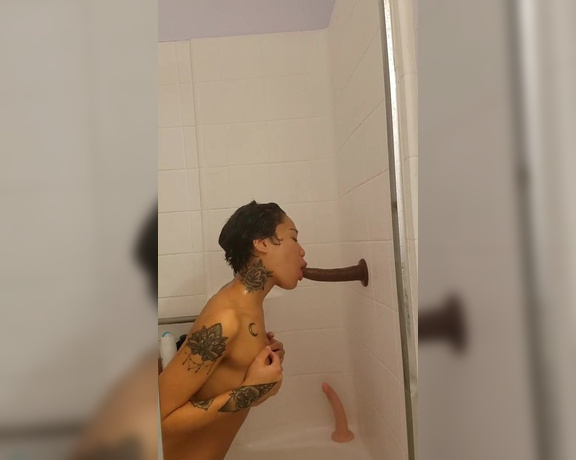 Honey Gold aka Honeygold OnlyFans - Enjoy this shower masturbation! I alternate between all three of my holes for this one  Im hoping