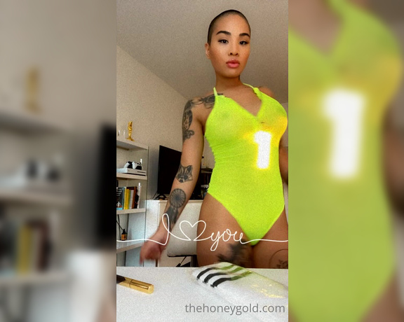 Honey Gold aka Honeygold OnlyFans - Tried out a different color today for Monday’s solo