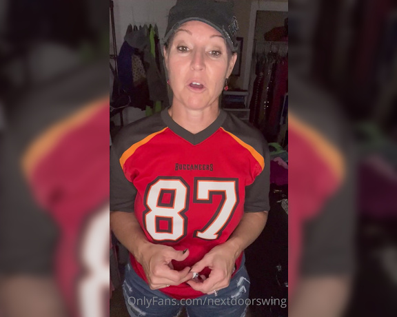 Mrs. Cora Cox aka Nextdoorswing OnlyFans - Bucs win, tailgating, rookie TE Otton…happy Sunday