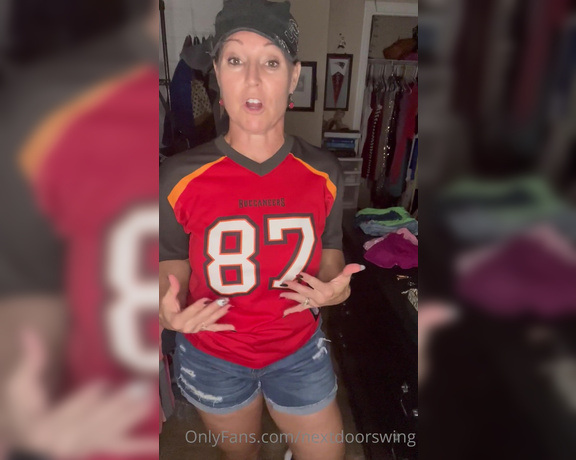 Mrs. Cora Cox aka Nextdoorswing OnlyFans - Bucs win, tailgating, rookie TE Otton…happy Sunday