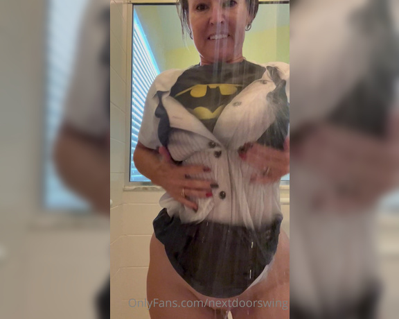 Mrs. Cora Cox aka Nextdoorswing OnlyFans - Shower time!