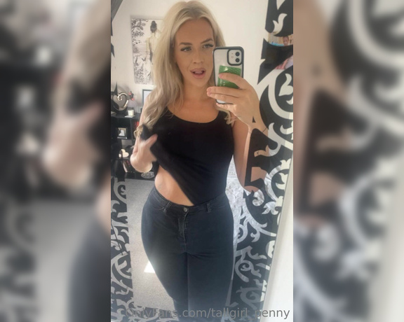 Penny aka Tallgirl_penny OnlyFans - Who is horny this morning