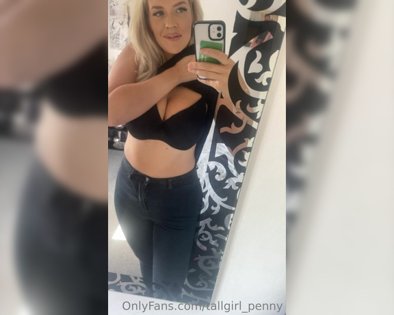 Penny aka Tallgirl_penny OnlyFans - Who is horny this morning