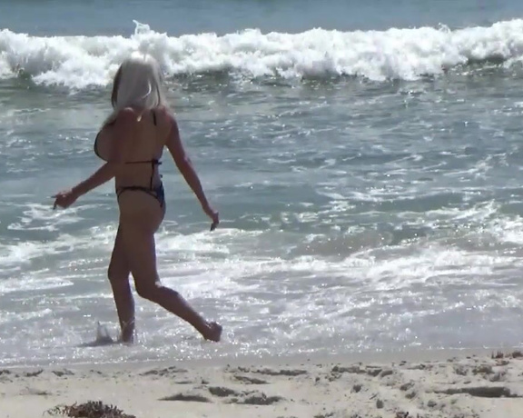 Sally Dangelo - Paparazzi Beach Voyeur  Sally D'angelo