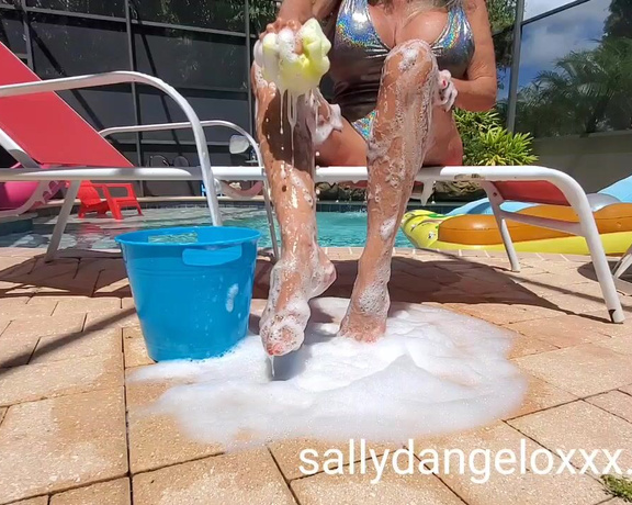 Sally Dangelo - Voyeur poolside foot wash