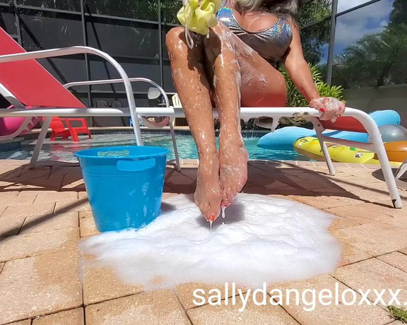 Sally Dangelo - Voyeur poolside foot wash