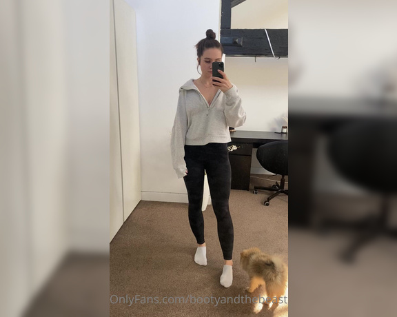 Booty the Beast aka Bootyandthebeast69 OnlyFans - I know how much everyone loves my Lululemon leggings! How’s my outfit of the day