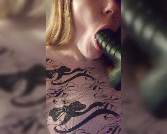 Kim Swallows aka Kimswallows OnlyFans - My journey to kill my gag reflex starts today I attempted to take on this monster cock tears were