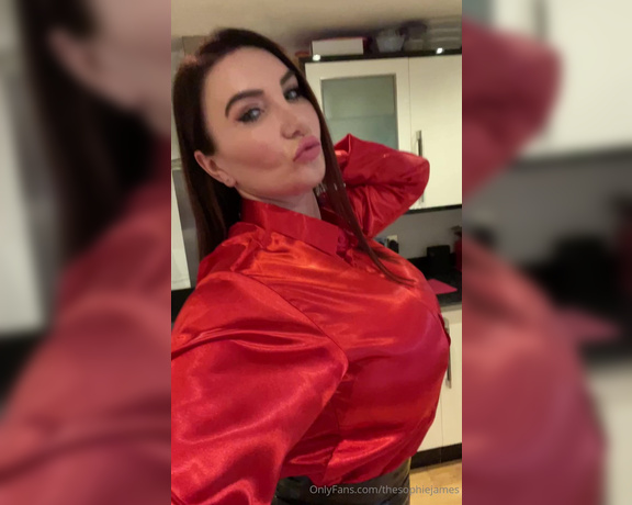 Sophie James aka Thesophiejames OnlyFans - Happy New Year everyone so excited for 2024 I am going to start live shows on here and so many uploa
