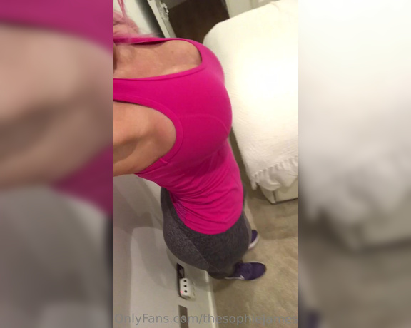 Sophie James aka Thesophiejames OnlyFans - Twitter Throwback videos Pink Hair Don’t Care 2
