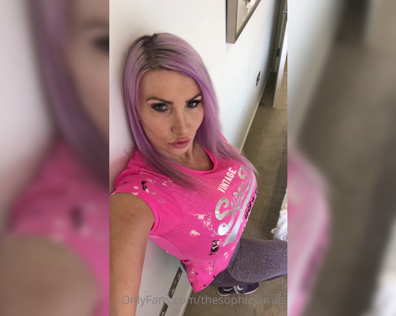 Sophie James aka Thesophiejames OnlyFans - Twitter Throwback videos Pink Hair Don’t Care 20