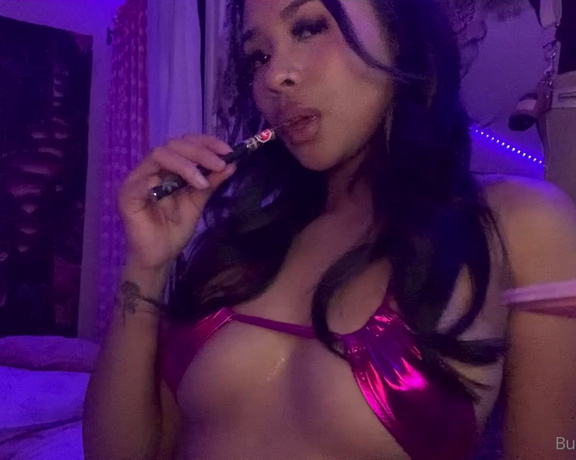 BunnyJ aka Bunnyj999 OnlyFans - Heres me being my high and sexy self I get so fuckin horny when yall send me vidspics so dont 1