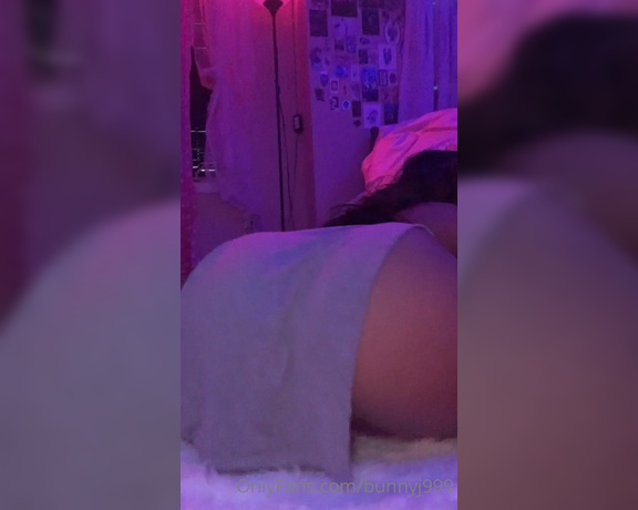 BunnyJ aka Bunnyj999 OnlyFans - Do you think I could ride you like this