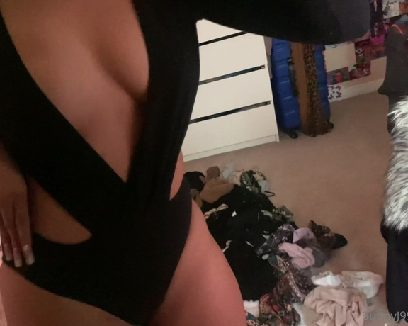 BunnyJ aka Bunnyj999 OnlyFans - Pleaseee excuse the mess but I was doing some major spring cleaning and found this bodysuit that I 4