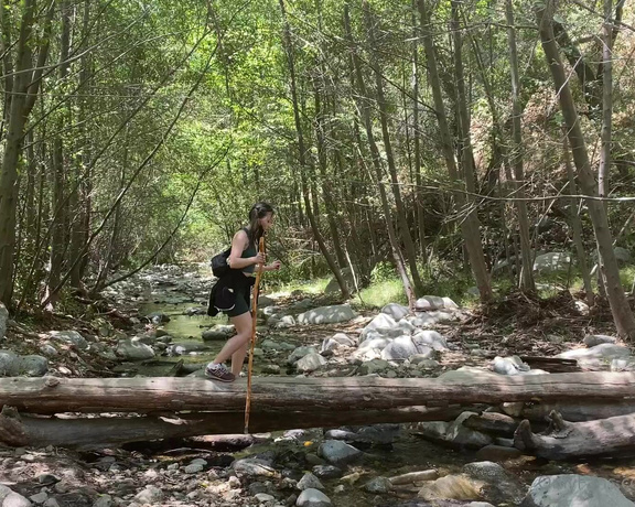 Jasmine Grey aka Jasminegrey OnlyFans - Went on a hike with friends today Tip if you like posts like this or would like to see me flas 5