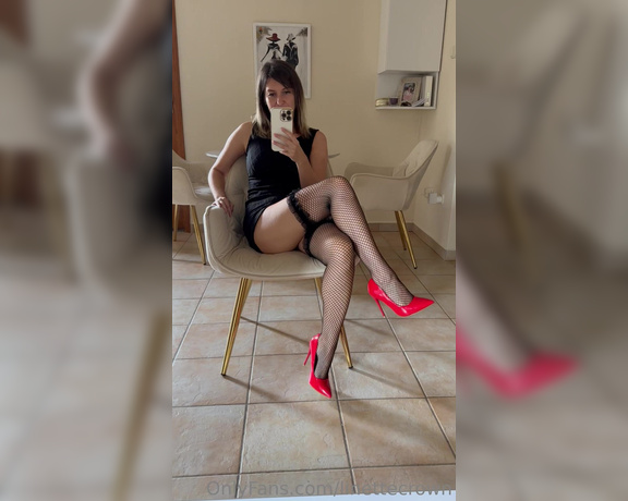 Linette Crown aka Linettecrown OnlyFans - Sexy evening outfit