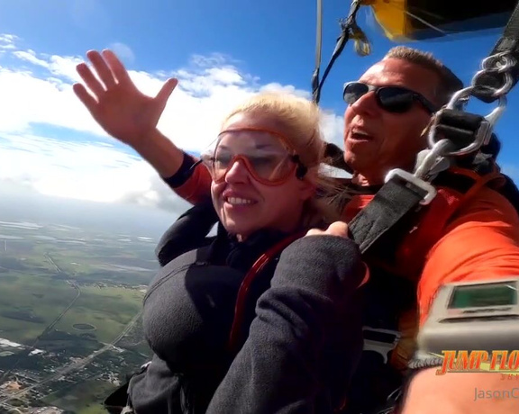 Jason & Chloe aka Jasonchloeswing OnlyFans - Here is my skydiving video! It was such a fun day! If youve never been, you gotta go!