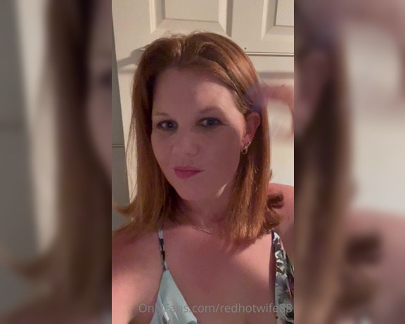 Redhotwife88 aka Redhotwife88 OnlyFans - I’m at the party and snuck away