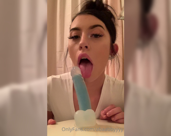 Alyssa babyyy aka Abaabbyyyy OnlyFans - Watch me suck this dildo until I gag and chock on it sucking cock makes my pussy soooo wet