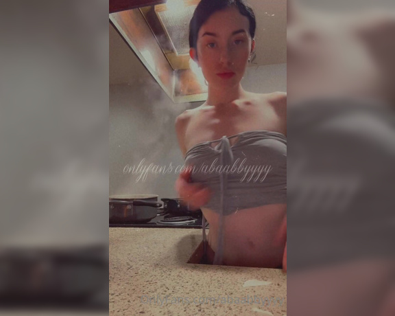 Alyssa babyyy aka Abaabbyyyy OnlyFans - I got so horny cooking dinner daddy I just had to spread my pussy and show you