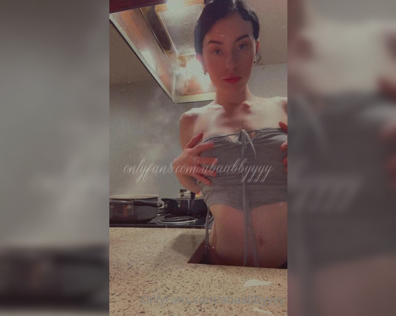 Alyssa babyyy aka Abaabbyyyy OnlyFans - I got so horny cooking dinner daddy I just had to spread my pussy and show you