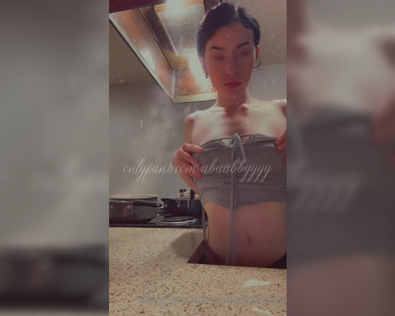 Alyssa babyyy aka Abaabbyyyy OnlyFans - I got so horny cooking dinner daddy I just had to spread my pussy and show you