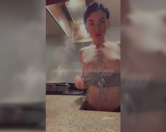 Alyssa babyyy aka Abaabbyyyy OnlyFans - I got so horny cooking dinner daddy I just had to spread my pussy and show you