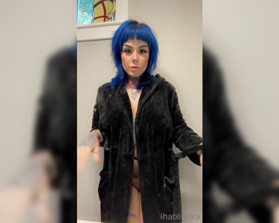 Laiika aka Ihatelaiika OnlyFans - There’s people over at my house right now but i snuck away to take a sexy video hehe