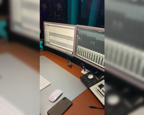 Laiika aka Ihatelaiika OnlyFans - A VERY VERY sneak preview of the special music I’m working on putting out for my laika fans