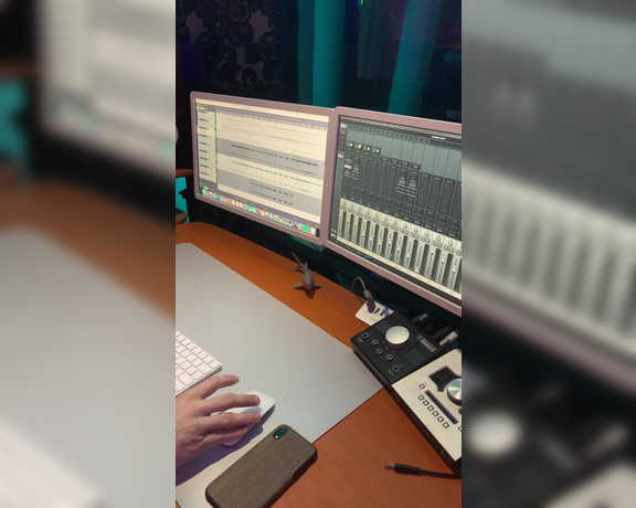 Laiika aka Ihatelaiika OnlyFans - A VERY VERY sneak preview of the special music I’m working on putting out for my laika fans