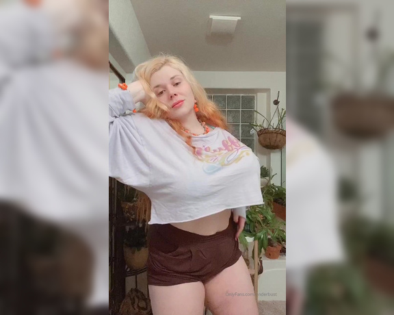 Penny Brown aka Underbust OnlyFans - Oh goodness gracious golly gosh gumdrops it is so late! Someone spank this girl for being up so late