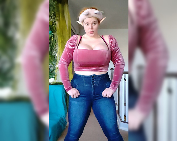 Penny Brown aka Underbust OnlyFans - I LOVE THIS OUTFIT SO MUCH! I got the top from Forever21 and the jeans from Fashion Nova, and I thin