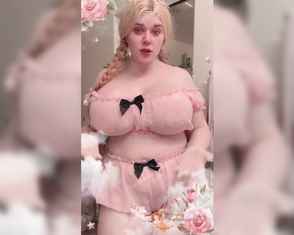 Penny Brown aka Underbust OnlyFans - Counting down to Valentines with this adorable pink outfit! I explain why its number five in the 1
