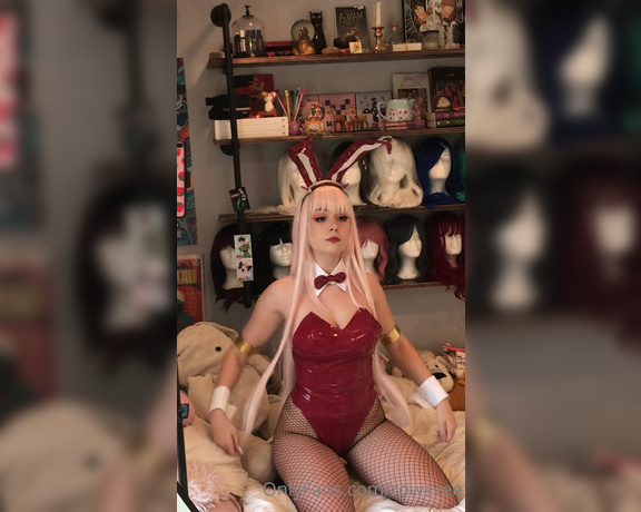 Rows aka Rowsvee OnlyFans - LOL can u tell how frustrated I was getting hwhwh I kept trying 2 stay calm but these fuckin bunny