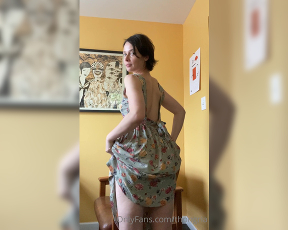 Zoe Ligon aka Thongria OnlyFans - Panty less in a sun dress for