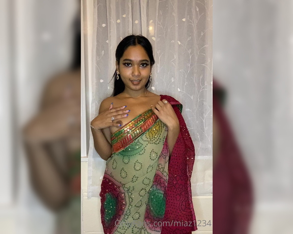 Mia Z aka Miaz1234 OnlyFans - I love this saree the colours soo nice on me what do you think