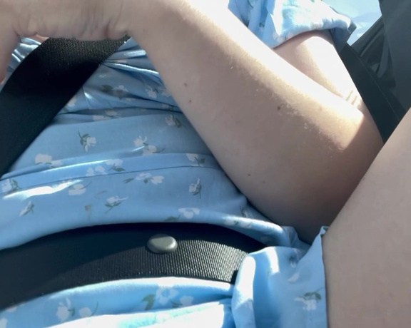 SallyTeee aka Sallytease OnlyFans - A cop pulled up next to me and saw me doing this oh well
