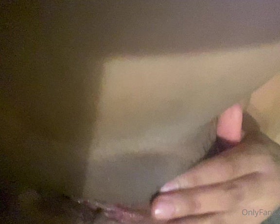 Janet aka Lildedjanet OnlyFans - I be thinking abt you when I play w my pussy