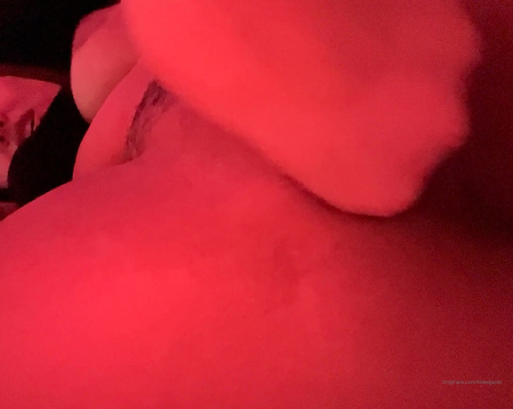 Janet aka Lildedjanet OnlyFans - 5 fingers in my pussy full vid in ur messages hehe