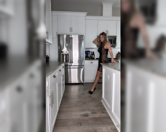 Tris aka Tris_love OnlyFans - When I ask you to come help me in the kitchen and you just say yes ma’am”
