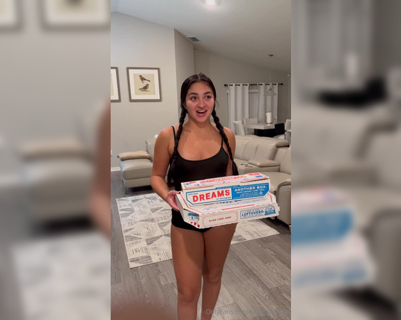 UrLocalModel aka Urlocalmodel OnlyFans - I didn’t have any money i ordered dominos and the delivery driver was so hot i left my money at 1