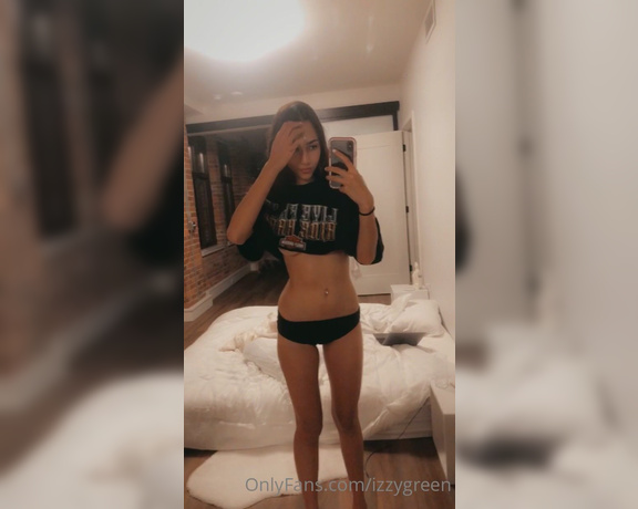 Izzy Green aka Izzygreen OnlyFans - I think it may be time for a better phone camera i want you to see this body in 4k 2