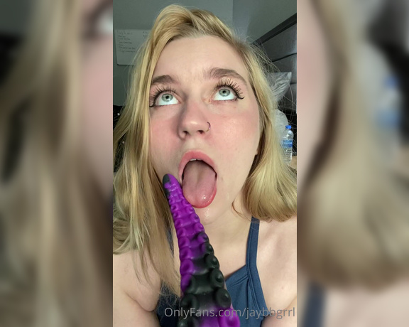 Jaybbgirl aka Jaybbgirl OnlyFans - I will get to the point where I can shove it down my throat I want to be throat fucked