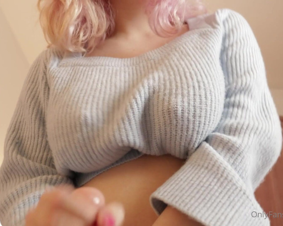 Amadani aka Amadani OnlyFans - Cozy sweaters, Cozy boobs 3